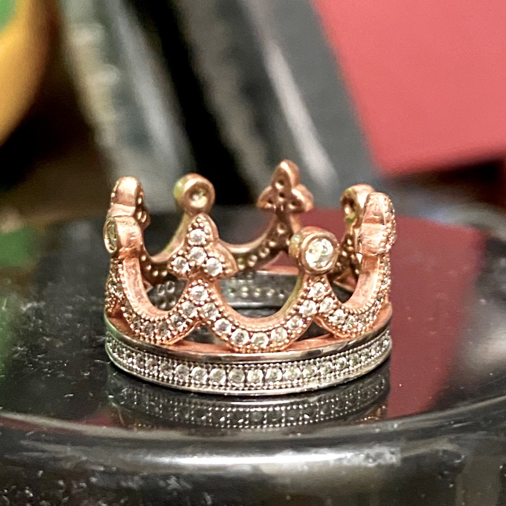 women’s crown ring